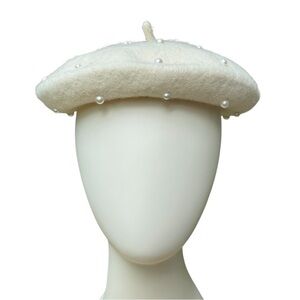 Elegant Cream Beret with Pearls